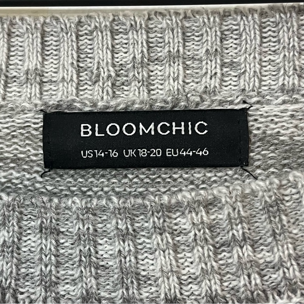 BloomChic Gray and Black Button-Accent Sweater size 14-16 - Picture 3 of 9